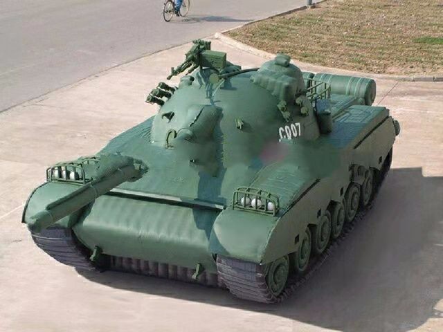 鹿寨小型军事坦克